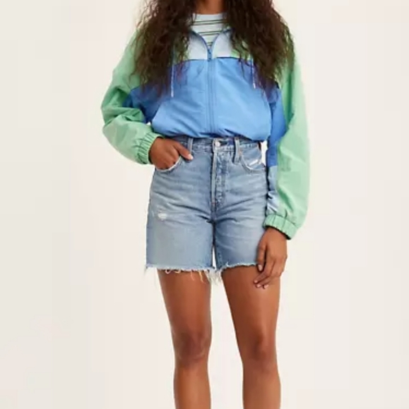 ☆Levi mid thigh distressed shorts☆ - Picture 16 of 16